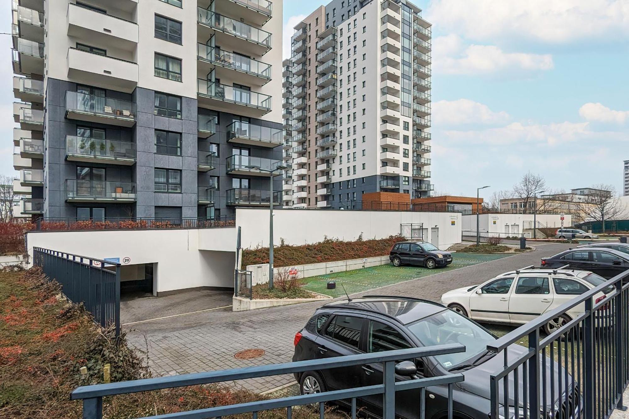 Spacious And Cozy Two Bedrooms By Rent Like Apartment